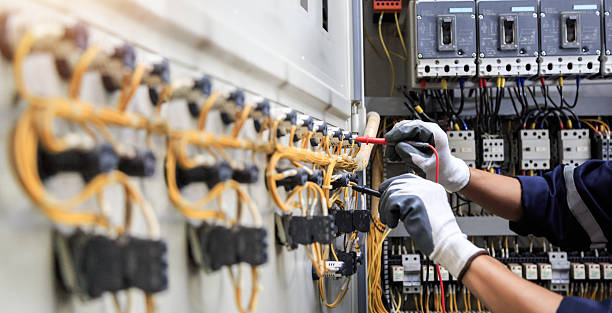 Professional Electrician technician working in Woodburn, OR